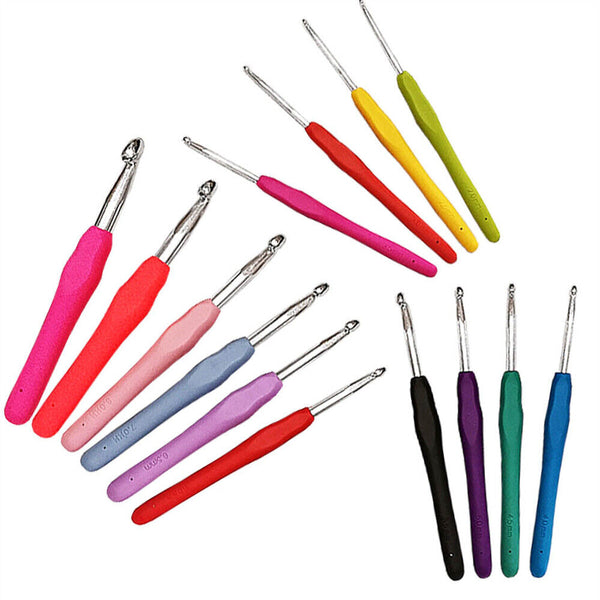 14Pcs Crochet Hook Knitting Needles Set Sewing Tools Soft Grip Handles Mix Size